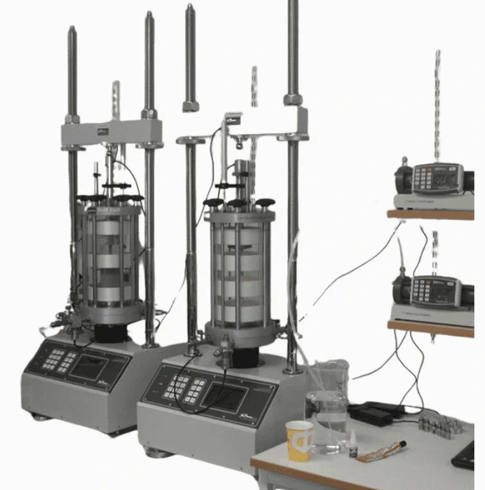 Ensayo Triaxial en Chillán: Determinación de Parámetros de Resistencia y Deformación del Suelo
